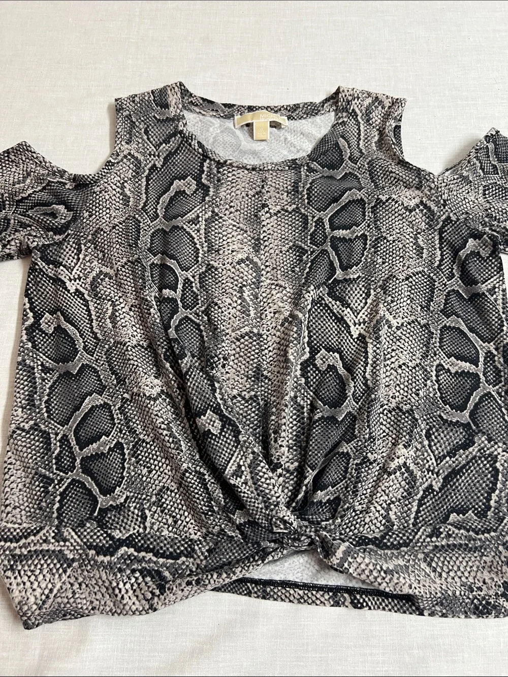 🌞 Michael Kors Black &Gray Snake Print Cold-Shoulder Twist Top Women size XL
